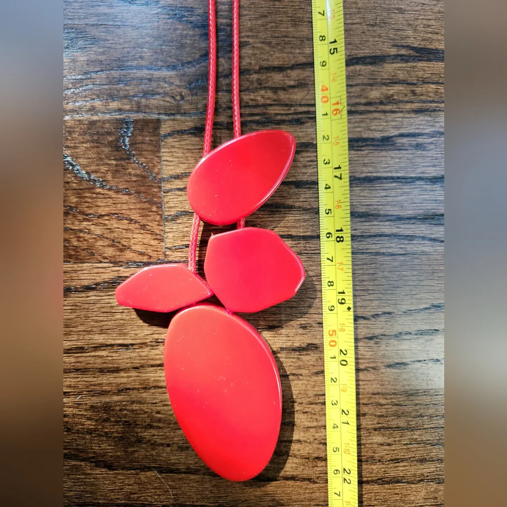 Reversible Bright Red Acrylic with Gold Flakes Necklace with Earrings Set - Picture 10 of 17